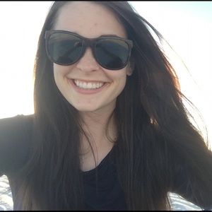 Meet your Posher, Becca